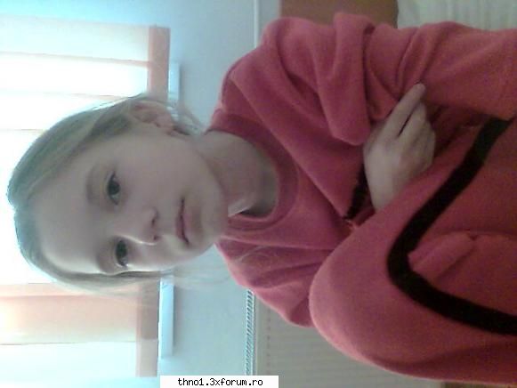 Frati, surori? - si eu am o sora mai mica si mai proasta o cheama - ��Hello��