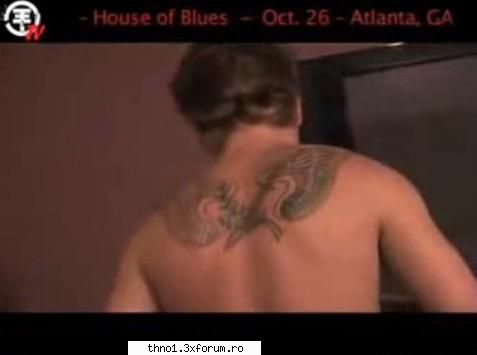Poze - uhh ce tatuaj are - Gustav